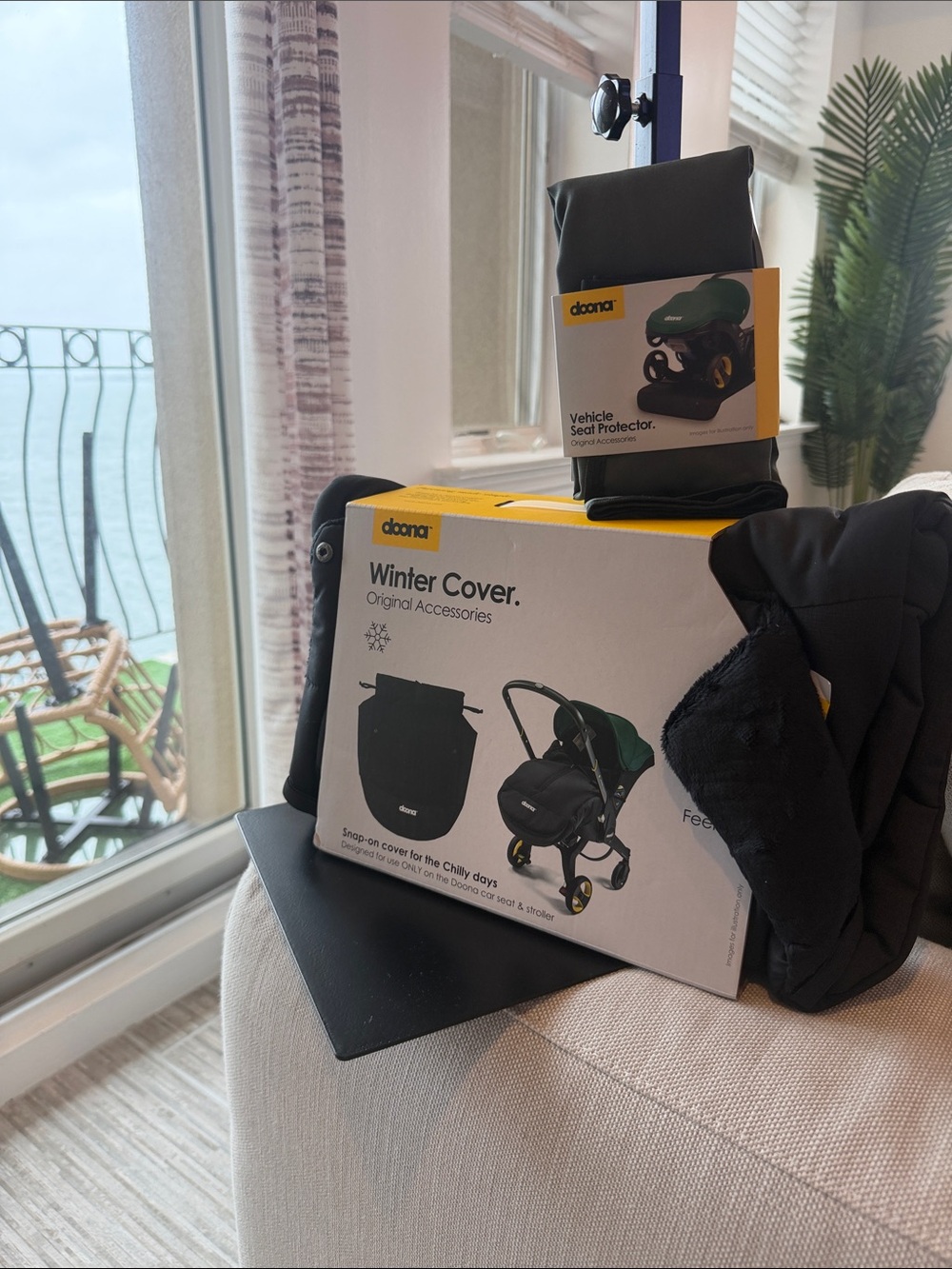 doona Winter Cover & Seat Protector Set in Black